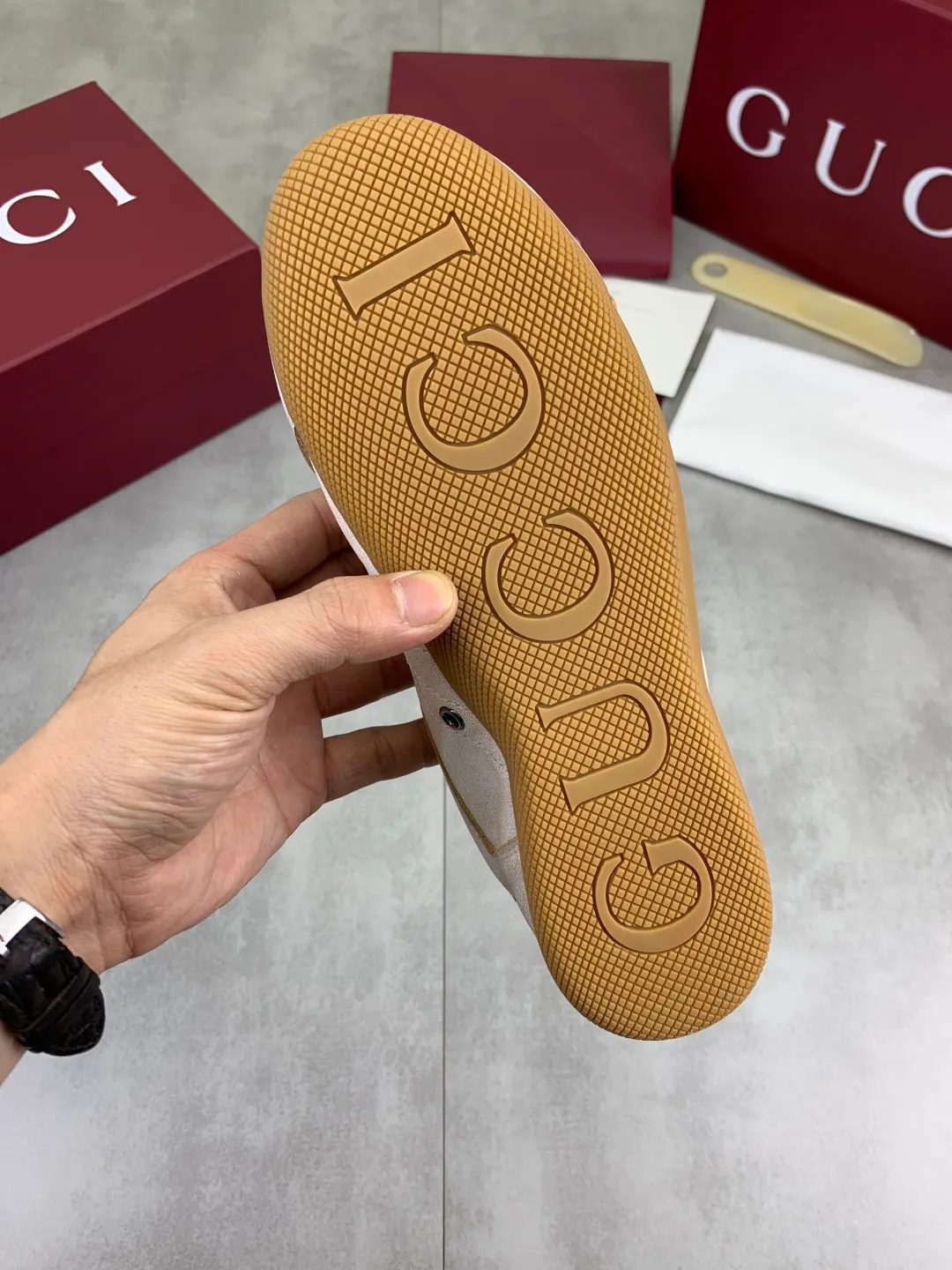 Men's shoes 💰P542 💰[New model] 🆘 The latest model from Gucci's official website 🎁Classic casual and fashionable men's shoes 👟Breaking hot model 💥The style is simple and elegant, exclusive for trendy men. Unique official website's latest brand elements 👑Gucci original decoration, fashionable and generous, the fabric is made of original soft calfskin➕Comfortable soft pigskin lining ✅The official website specifies wear-resistant rubber outsole_full of elasticity, classic model taken in real life🎬Color: 5️⃣colors available😍Number: 35-44